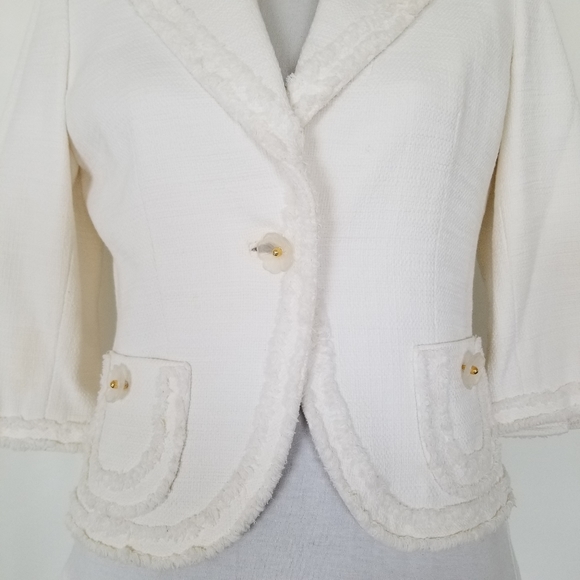 ✅#911B Classiques Entier White Fringe Jacket PS 3D Flower Buttons Gold/White - Picture 4 of 14